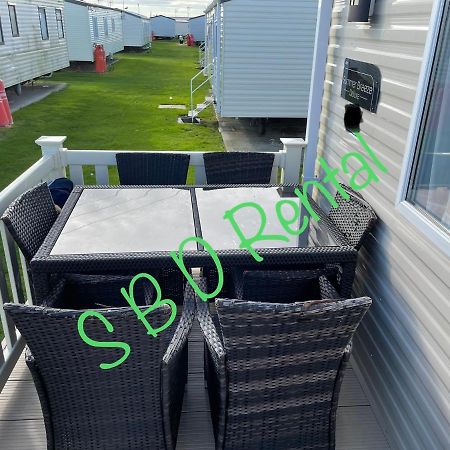 Summer Breeze Deluxe Caravan Rental Saint Osyth Exterior foto