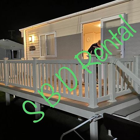 Summer Breeze Deluxe Caravan Rental Saint Osyth Exterior foto