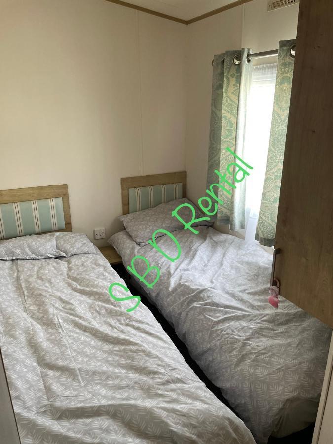 Summer Breeze Deluxe Caravan Rental Saint Osyth Exterior foto