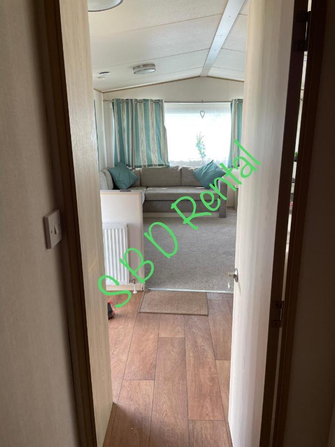 Summer Breeze Deluxe Caravan Rental Saint Osyth Exterior foto