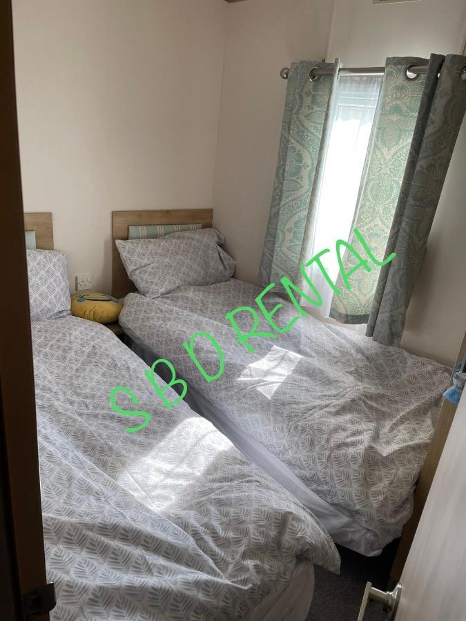 Summer Breeze Deluxe Caravan Rental Saint Osyth Exterior foto