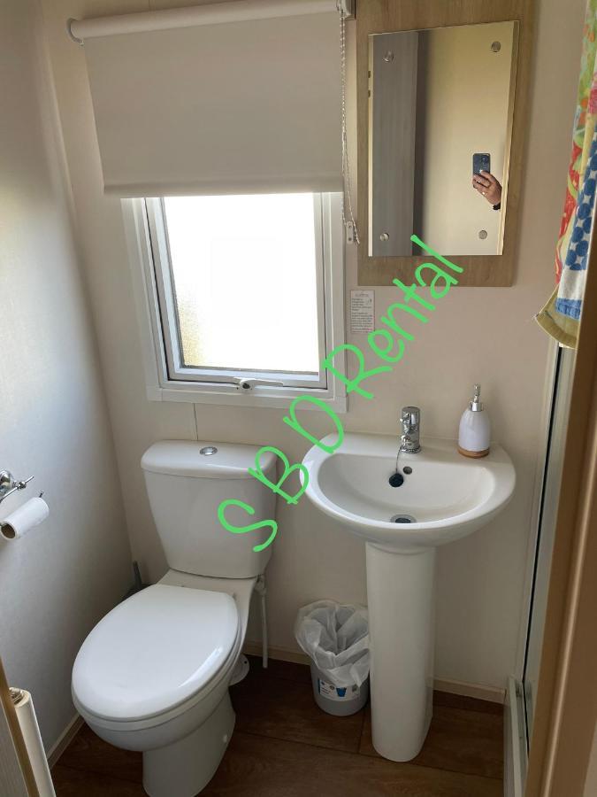 Summer Breeze Deluxe Caravan Rental Saint Osyth Exterior foto