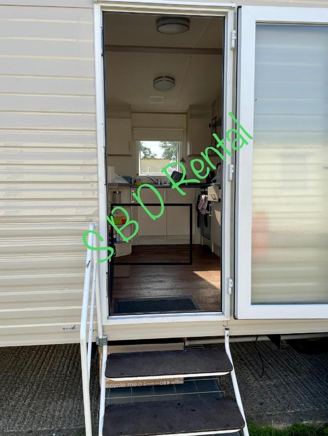 Summer Breeze Deluxe Caravan Rental Saint Osyth Exterior foto