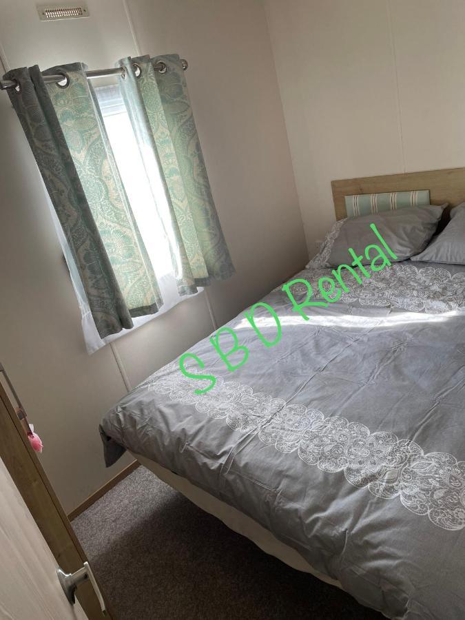 Summer Breeze Deluxe Caravan Rental Saint Osyth Exterior foto