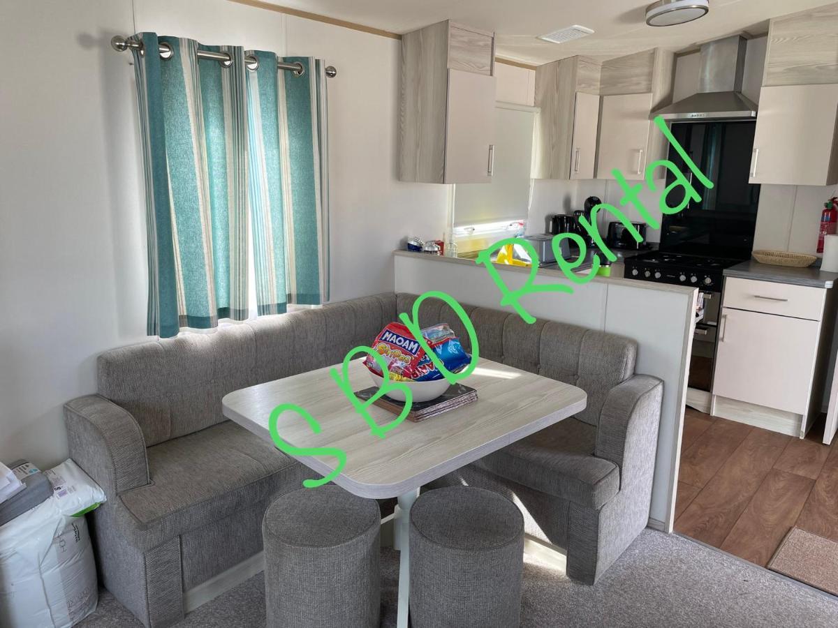 Summer Breeze Deluxe Caravan Rental Saint Osyth Exterior foto