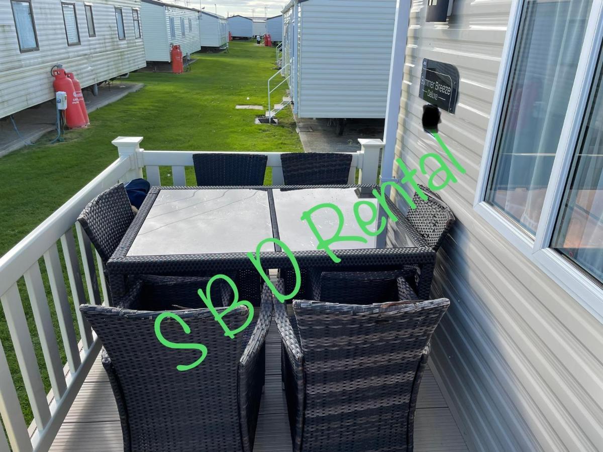 Summer Breeze Deluxe Caravan Rental Saint Osyth Exterior foto